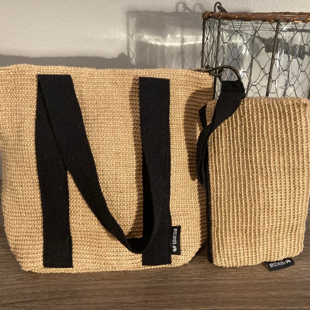 Wacoal Natural Fibers & Jute Handbag Tote with Detachable  Matching Wristlet
